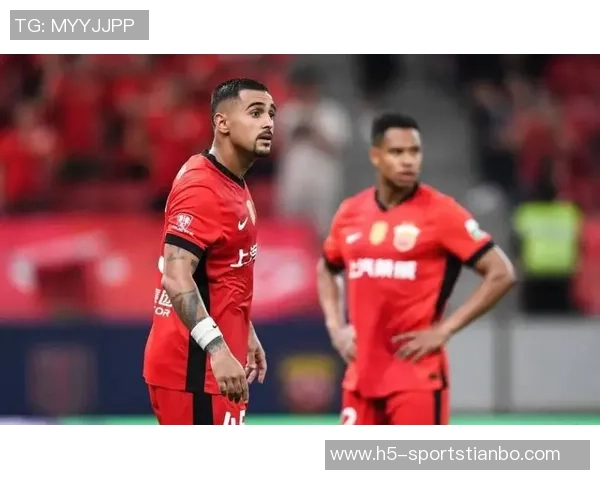 海港队莱昂纳多膝盖受伤或将引进备用外援前锋应对困境 海港队莱昂纳多膝盖受伤或将引进备用外援前锋应对困境